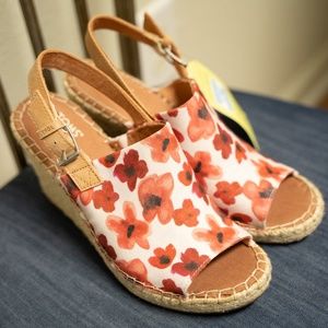 TOMS floral wedge